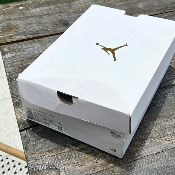 Womans NIKE Air Jordan 1 Mid SE Dutch Green Sneakers 7 with Box - Picture 13 of 16